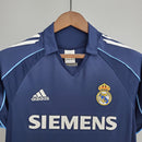 camisa-masculina-real-madrid-madri-away-reserva-2-2005-06-retro-azul-braco-branca-ronaldo-cr7-siemens