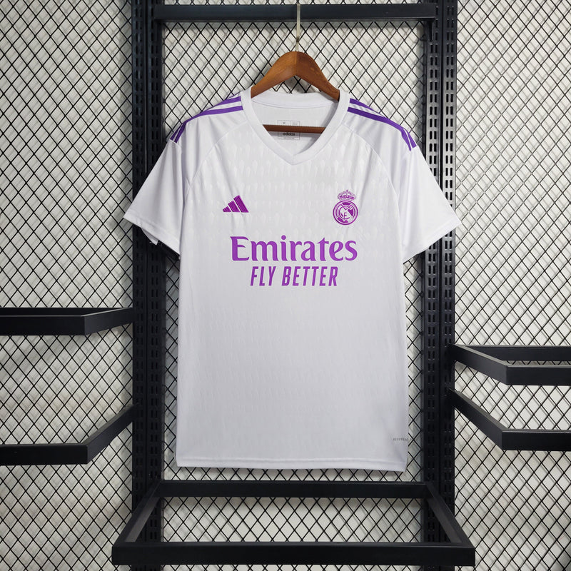camisa-masculina-real-madrid-madri-goleiro-2023-24-adidas-torcedor-branco-branca-roxo-roxa-ronaldo-courtois-cr7-emirates-fly-better
