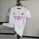 camisa-masculina-real-madrid-madri-goleiro-2023-24-adidas-torcedor-branco-branca-roxo-roxa-ronaldo-courtois-cr7-emirates-fly-better
