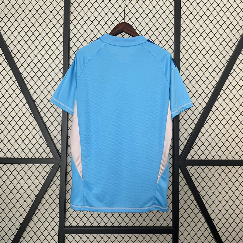 camisa-masculina-real-madrid-madri-goleiro-2024-25-adidas-torcedor-azul-ronaldo-courtois-cr7-emirates-fly-better
