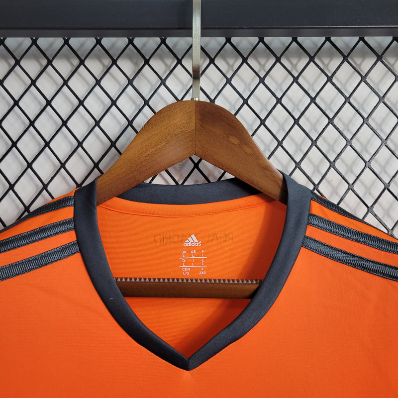 camisa-masculina-real-madrid-madri-third-3-terceira-2013-14-adidas-retro-laranja-preto-preta-ronaldo-cr7-fly-emirates
