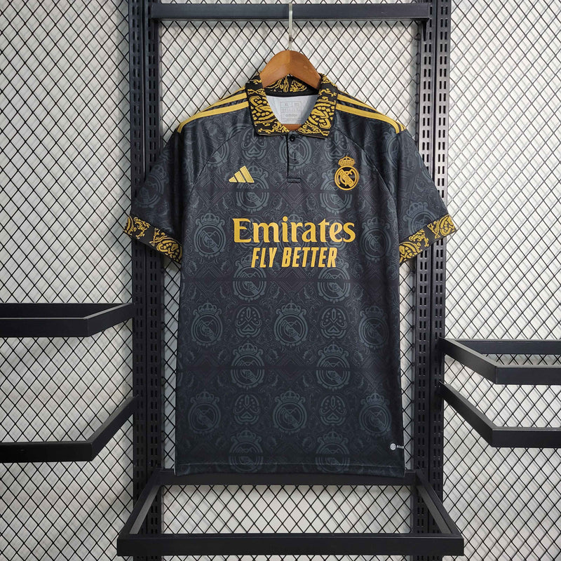 camisa-real-madrid-edicao-especial-2023-24-adidas-emirates-fly-better-torcedor-masculina-masculino-preto-preta-dourado-dourada-dorado-dorada-vini-jr-mbappe-rodrygo-modric-bellingham-endrick-valverde-camavinga-carvajal-lucas-vasquez