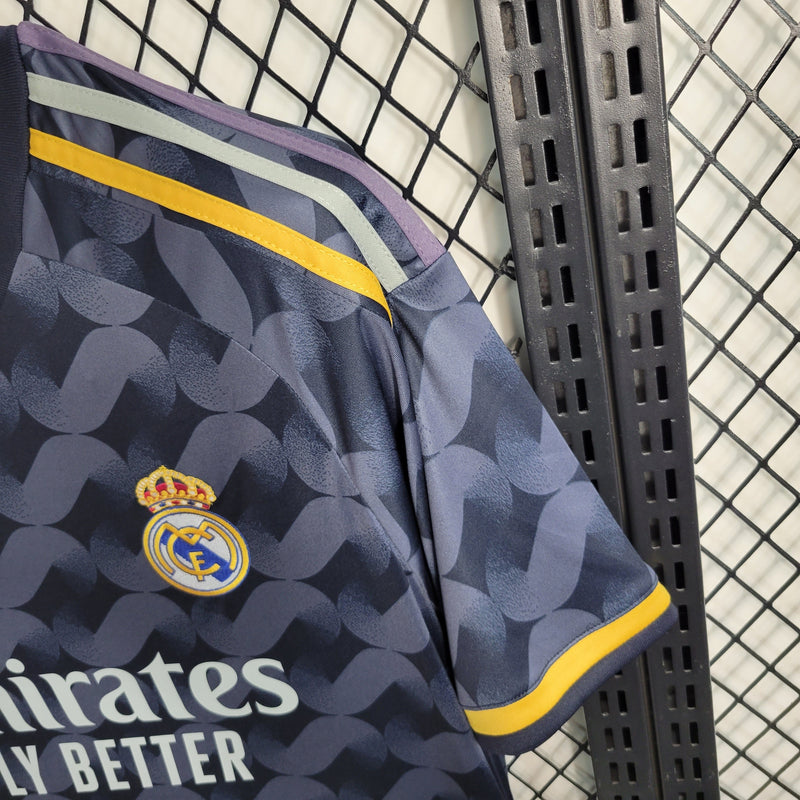 camisa-real-madrid-madri-away-2-reserva-2023-24-adidas-masculina-azul-laranja-torcedor-ronaldo-vini-jr-kroos-cr7-fly-emirates-better