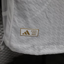 camisa-real-madrid-madri-home-titular-1-2024-25-adidas-jogador-emirates-fly-better-branca-branco-preto-preta-ronaldo-cr7-vini-jr-mbappe
