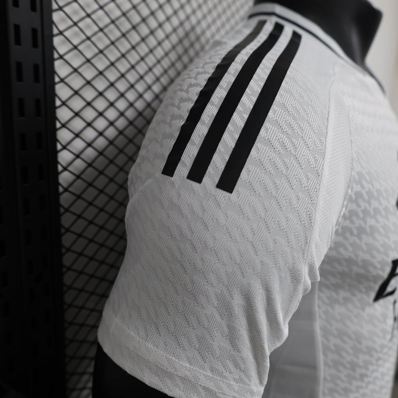 camisa-real-madrid-madri-home-titular-1-2024-25-adidas-jogador-emirates-fly-better-branca-branco-preto-preta-ronaldo-cr7-vini-jr-mbappe
