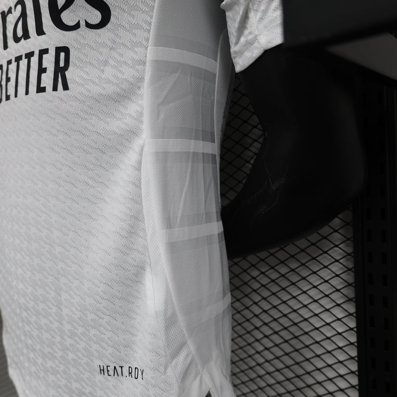 camisa-real-madrid-madri-home-titular-1-2024-25-adidas-jogador-emirates-fly-better-branca-branco-preto-preta-ronaldo-cr7-vini-jr-mbappe
