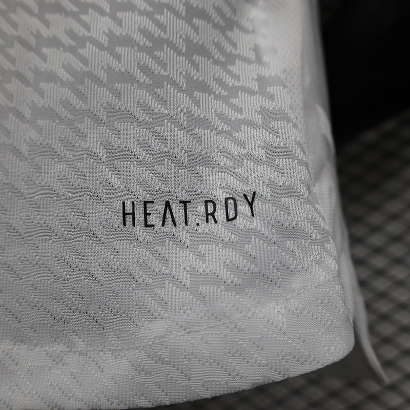 camisa-real-madrid-madri-home-titular-1-2024-25-adidas-jogador-emirates-fly-better-branca-branco-preto-preta-ronaldo-cr7-vini-jr-mbappe
