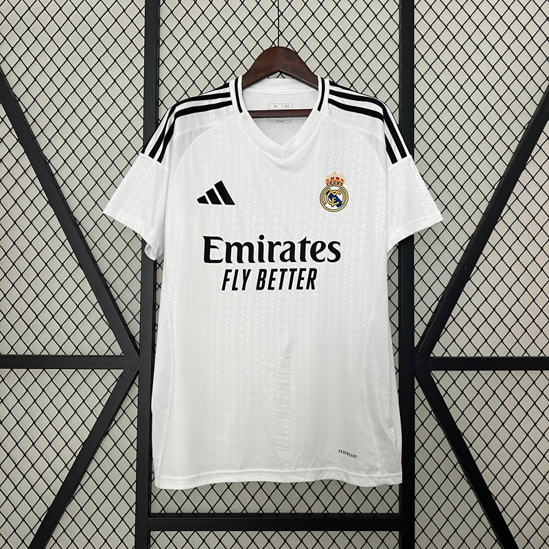 camisa-real-madrid-madri-home-titular-1-2024-25-adidas-torcedor-emirates-fly-better-branca-branco-preto-preta-ronaldo-cr7-vini-jr-mbappe
