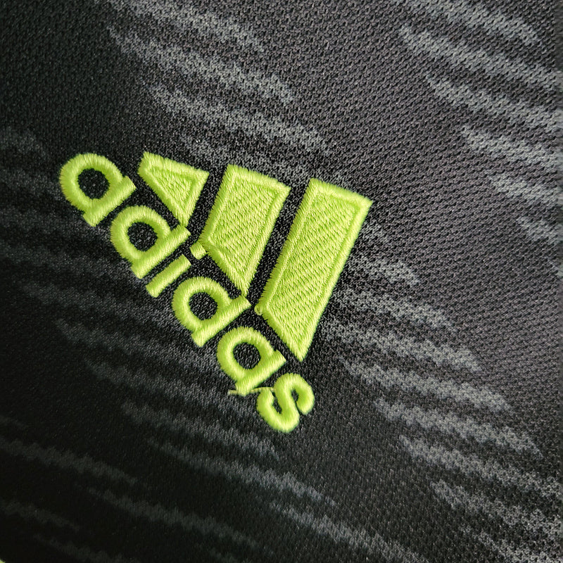 camisa-real-madrid-madri-third-3-terceira-torcedor-adidas-masculina-2022-23-preto-preta-verde-cr7-ronaldo-benzema-vini-jr-kroos-fly-emirates-better