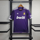 camisa-real-madrid-madri-third-terceira-3-2010-11-adidas-com-bwin-retro-vintage-masculina-masculino-roxa-roxo-branca-branco-cr7-cristiano-ronaldo-benzema-higuain-kaka-di-maria-xabi-alonso-ozil-sergio-ramos-marcelo-khedira
