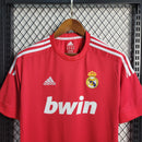 camisa-real-madrid-madri-third-terceira-3-2011-12-adidas-bwin-retro-vintage-masculina-masculino-vermelha-vermelho-branca-branco-cr7-cristiano-ronaldo-benzema-higuain-kaka-di-maria-xabi-alonso-ozil-sergio-ramos-marcelo-khedira
