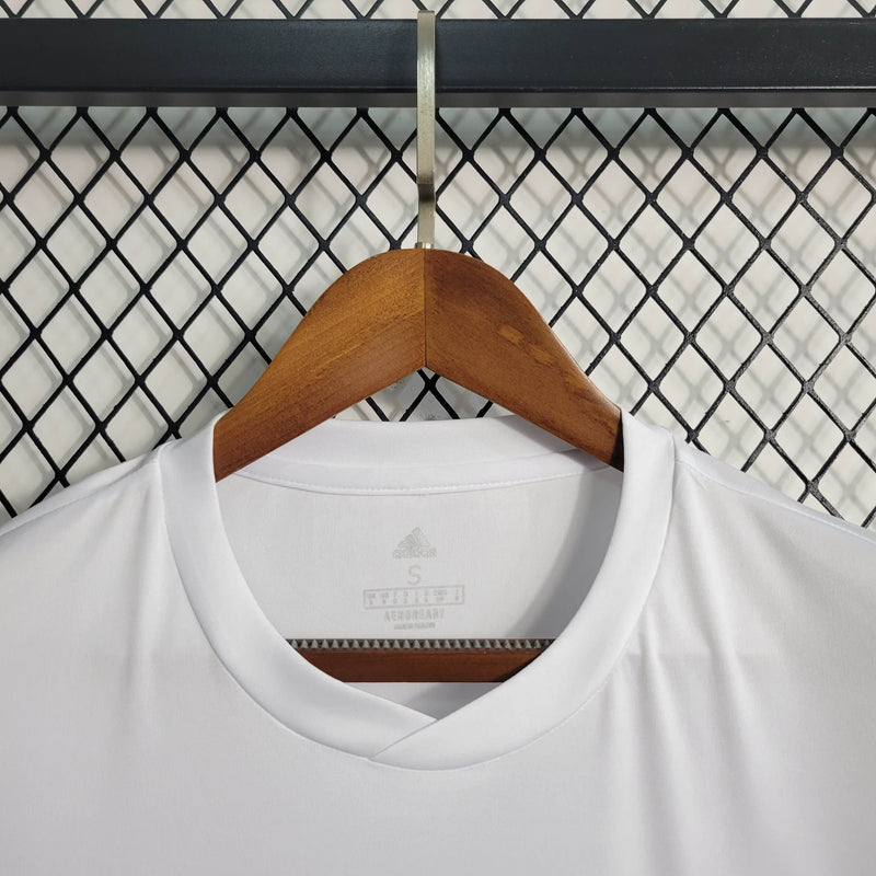 camisa-real-madrid-madri-torcedor-adidas-2023-24-branco-branca-prata-refletivel-cr7-ronaldo-vini-jr-kroos-balmain-paris