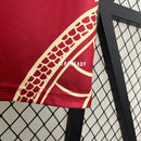 camisa-real-madrid-madrid-edicao-especial-dragao-2024-25-adidas-emirates-fly-better-torcedor-masculina-masculino-preto-preta-vini-jr-mbappe-dourado-dourada-dorado-dorada-vermelho-vermelha-rodrygo-modric-bellingham-endrick-valverde-carvajal