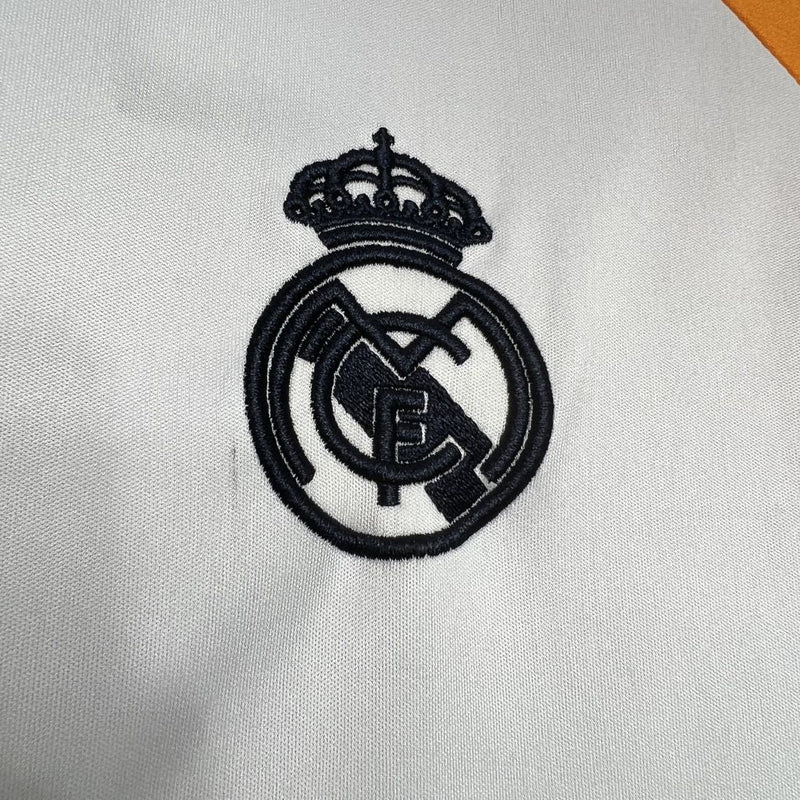 camisa-real-madrid-madrid-treino-2024-25-adidas-emirates-fly-better-torcedor-masculina-masculino-branca-branco-azul-laranja-vini-jr-mbappe-rodrygo-modric-bellingham-asencio-endrick-valverde-alaba-camavinga-tchouameni-carvajal-lucas-vasquez
