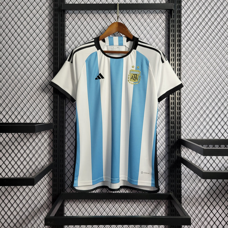 camisa-selecao-argentina-home-titular-1-2023-24-adidas-torcedor-masculina-branca-branco-azul-messi-lionel