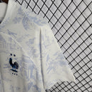 camisa-selecao-franca-away-2-reserva-2022-23-nike-torcedor-masculina-masculino-branco-branca-azul-mbappe-varane-camavinga-rabiot-tchouameni-dembele-giroud-kounde-benzema
