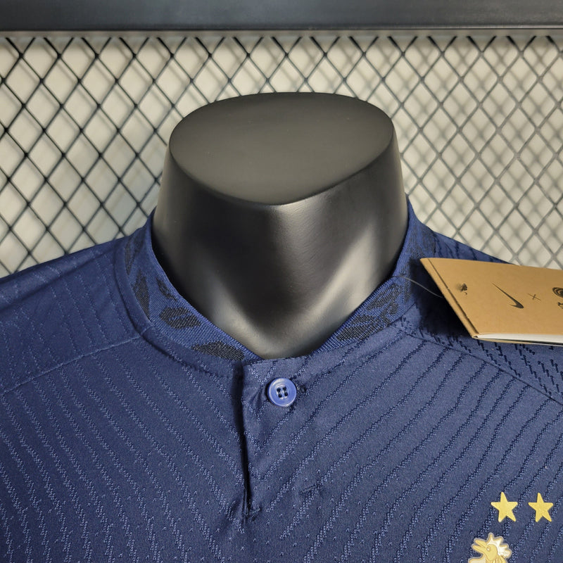 camisa-selecao-franca-home-1-titular-2022-23-nike-jogador-masculina-masculino-dourada-dourado-dorado-dorada-azul-mbappe-varane-camavinga-rabiot-tchouameni-dembele-giroud-kounde-benzema
