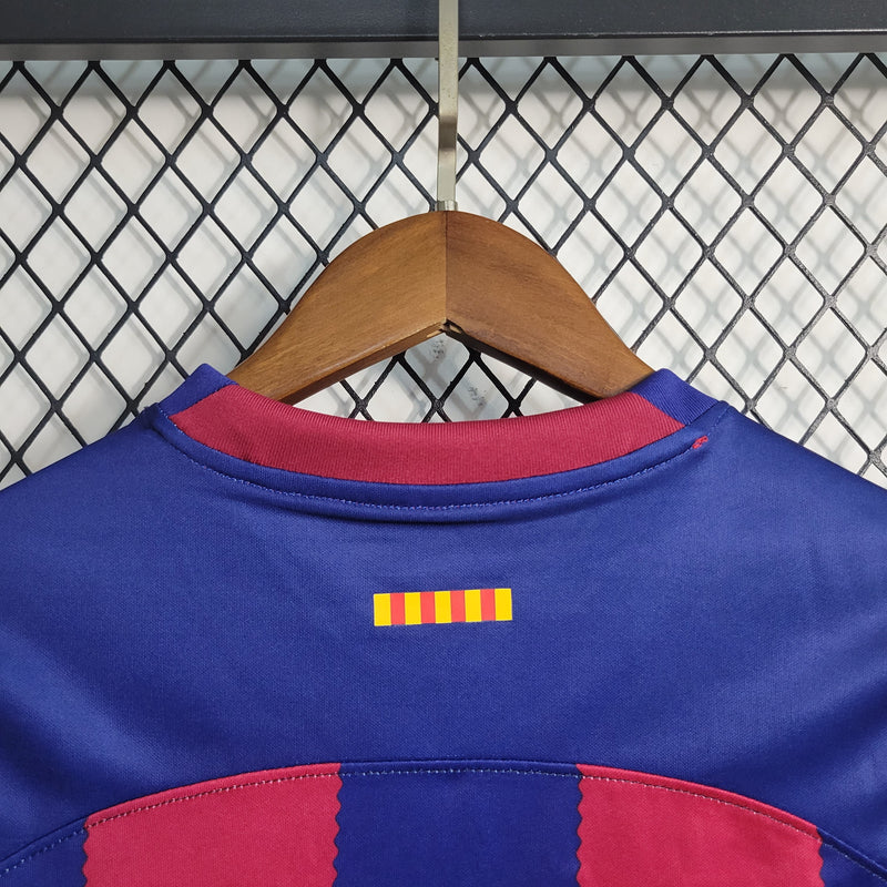 conjunto-kit-infaltil-kids-barcelona-barca-home-titular-1-2023-24-nike-torcedor-vermelha-vermelho-azul-fcb-spotify-messi-neymar
