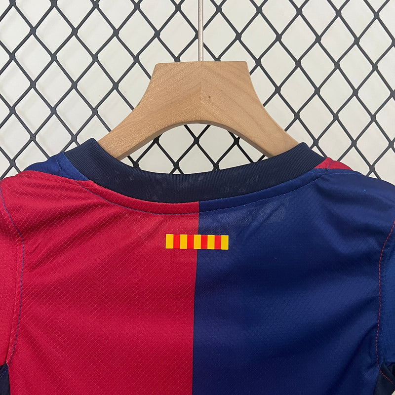conjunto-kit-infaltil-kids-barcelona-barca-home-titular-1-2024-25-nike-torcedor-vermelha-vermelho-azul-fcb-spotify-messi-neymar

