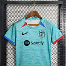 conjunto-kit-infaltil-kids-masculina-barcelona-barca-third-terceira-3-2023-24-nike-torcedor-vermelha-vermelho-verde-azul-fcb-spotify-messi-neymar
