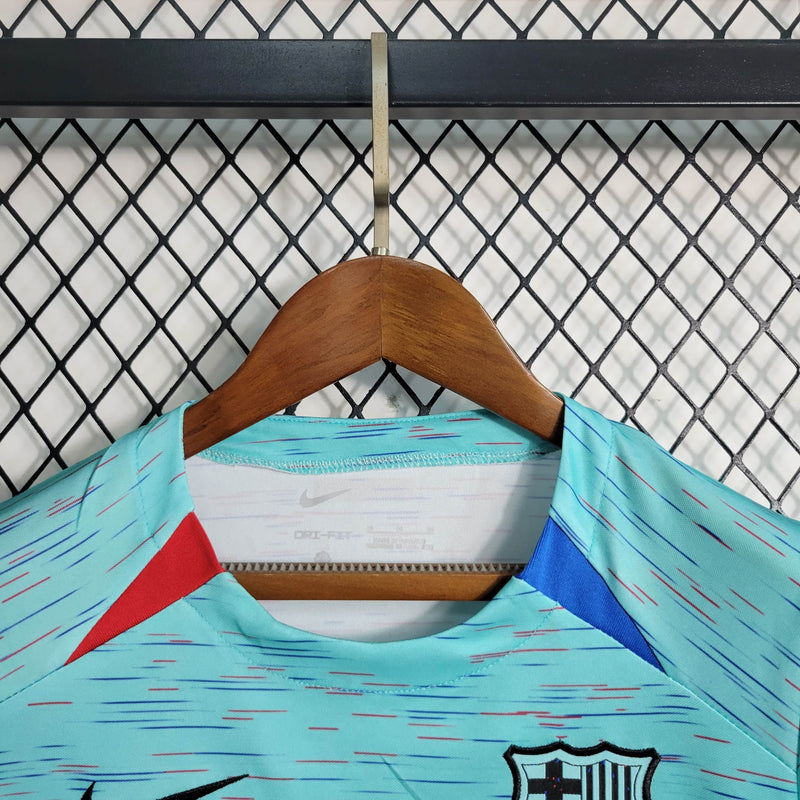 conjunto-kit-infaltil-kids-masculina-barcelona-barca-third-terceira-3-2023-24-nike-torcedor-vermelha-vermelho-verde-azul-fcb-spotify-messi-neymar
