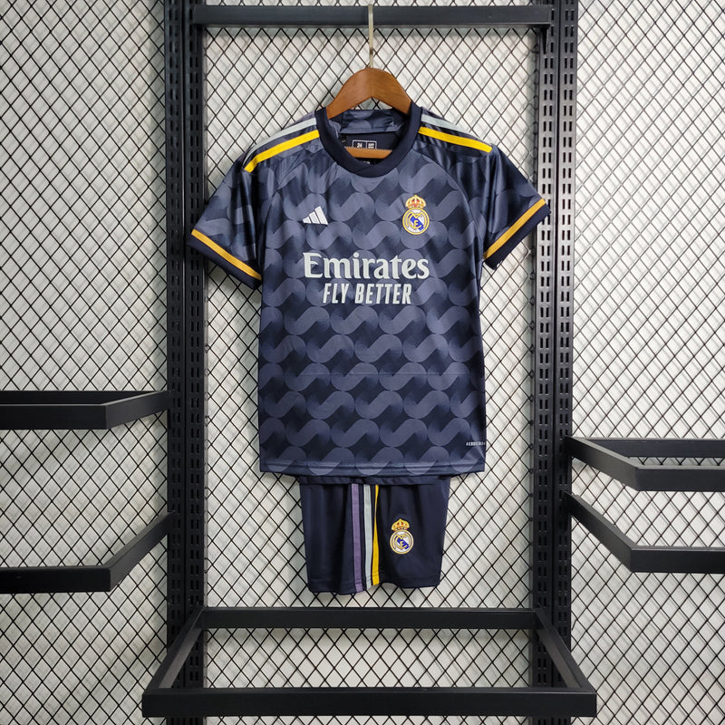 conjunto-kit-infaltil-kids-real-madrid-madri-away-reserva-2-2023-24-adidas-torcedor-azul-fcb-emirates-fly-better-ronaldo-cr7-vini-jr