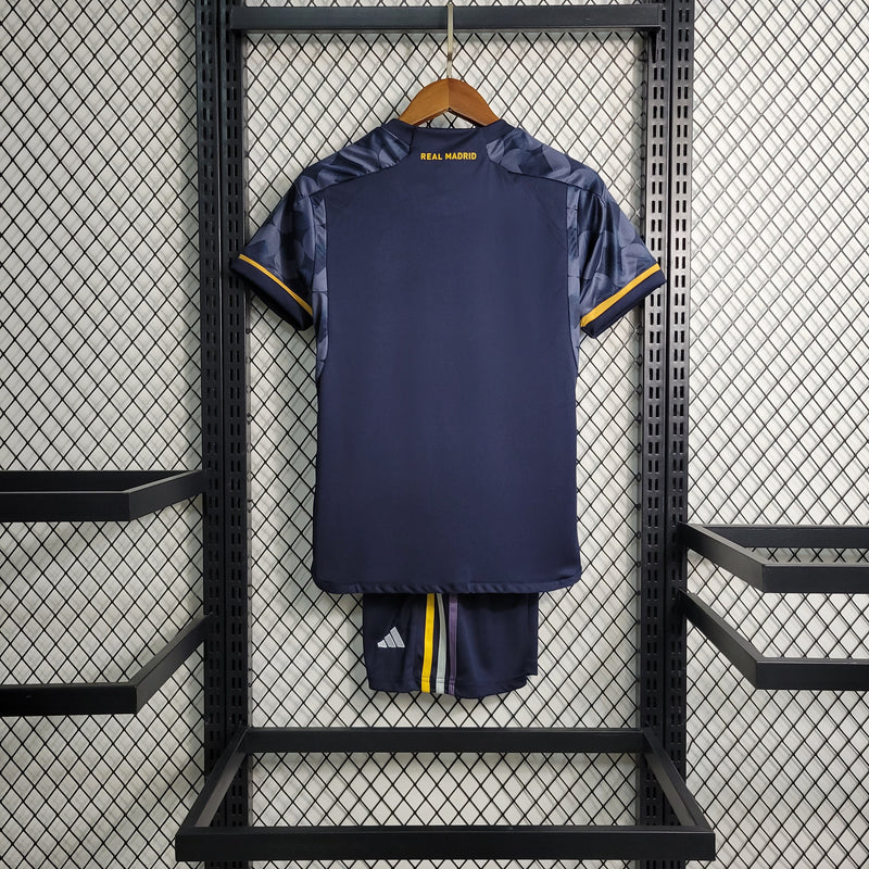 conjunto-kit-infaltil-kids-real-madrid-madri-away-reserva-2-2023-24-adidas-torcedor-azul-fcb-emirates-fly-better-ronaldo-cr7-vini-jr