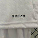 conjunto-kit-infaltil-kids-real-madrid-madri-home-titular-1-2024-25-adidas-torcedor-branco-branca-preto-preta-emirates-fly-better-ronaldo-cr7-vini-jr-mbappe