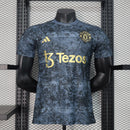 Camisa Manchester United Edição Especial 2024/25 - Adidas Jogador Masculina - Cinza/Dourada