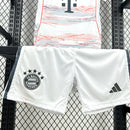 Conjunto Kit Infantil Bayern de Munique Away 2025/26 - Adidas Torcedor - Branca/Vermelha