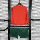 Conjunto Kit Infantil Manga Longa Seleção Portugal Home 2025/26 - Puma Torcedor - Vermelha/Verde