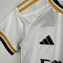 Conjunto Kit Infantil Real Madrid Home 2023/24 - Adidas Torcedor - Branca/Amarela