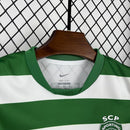 Conjunto Kit Infantil Sporting Home 2025/26 - Nike Torcedor - Branca/Verde