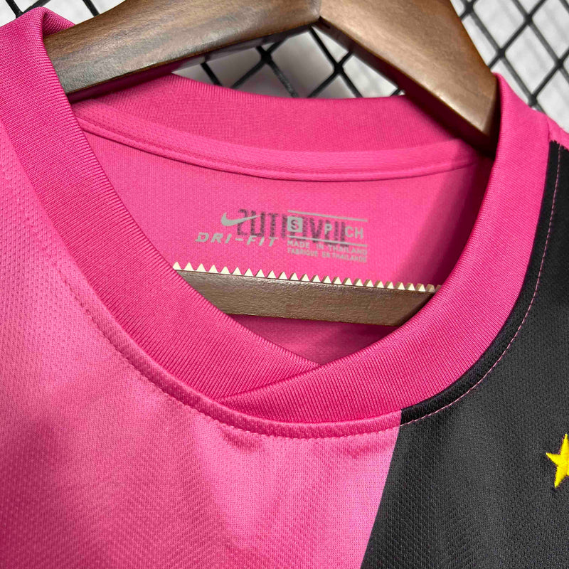Camisa Juventus Away 2011/12 - Nike Retrô Masculina - Rosa/Preta