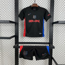 Conjunto Kit Infantil Barcelona Away Edição Travis Scott 2024/25 - Nike Torcedor - Preta/Vermelha