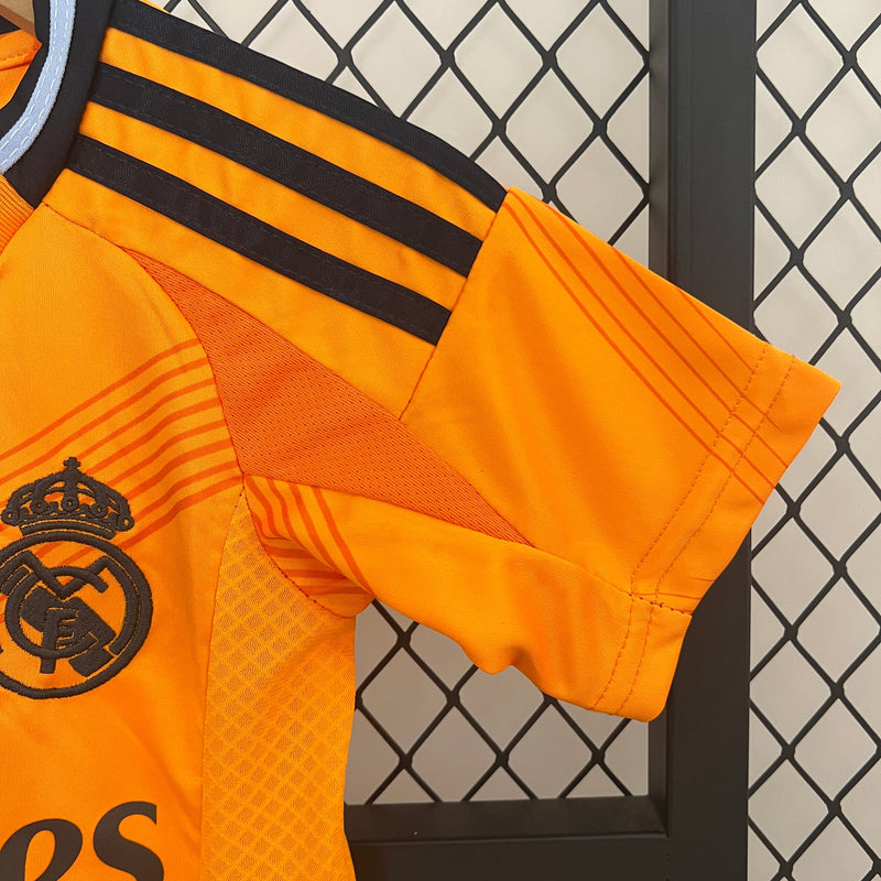 kit-infantil-kids-real-madrid-madri-away-reserva-2-2024-25-adidas-torcedor-laranja-preto-preta-emirates-fly-better-ronaldo-cr7-vini-jr-mbappe
