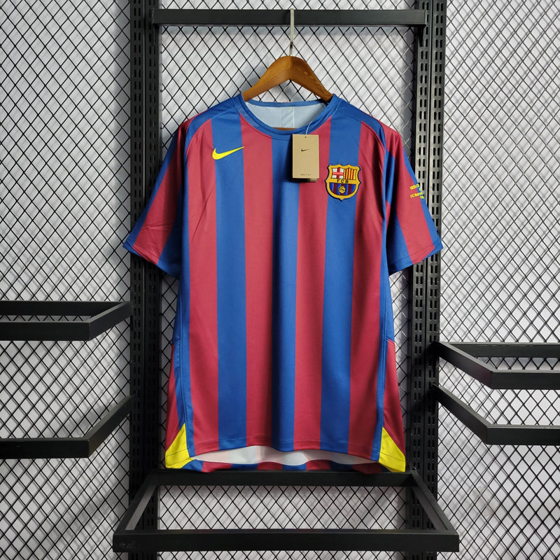 camisa-masculina-barcelona-barca-home-titular-1-2006-nike-retro-azul-vermelho-vermelha-fcb-messi-ronaldinho
